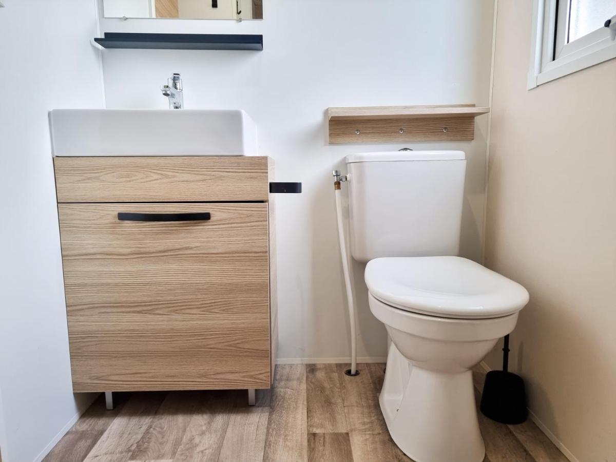 Prachtig Chalet Ok50 D12 Op Familiecamping Oostkapelle Exteriör bild