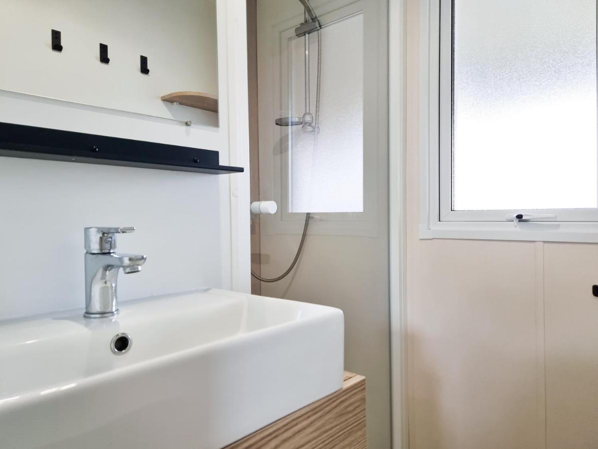 Prachtig Chalet Ok50 D12 Op Familiecamping Oostkapelle Exteriör bild
